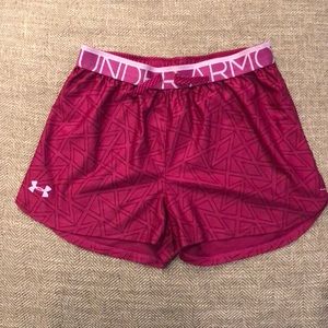 Girls Under Armour shorts, size: Youth Large.